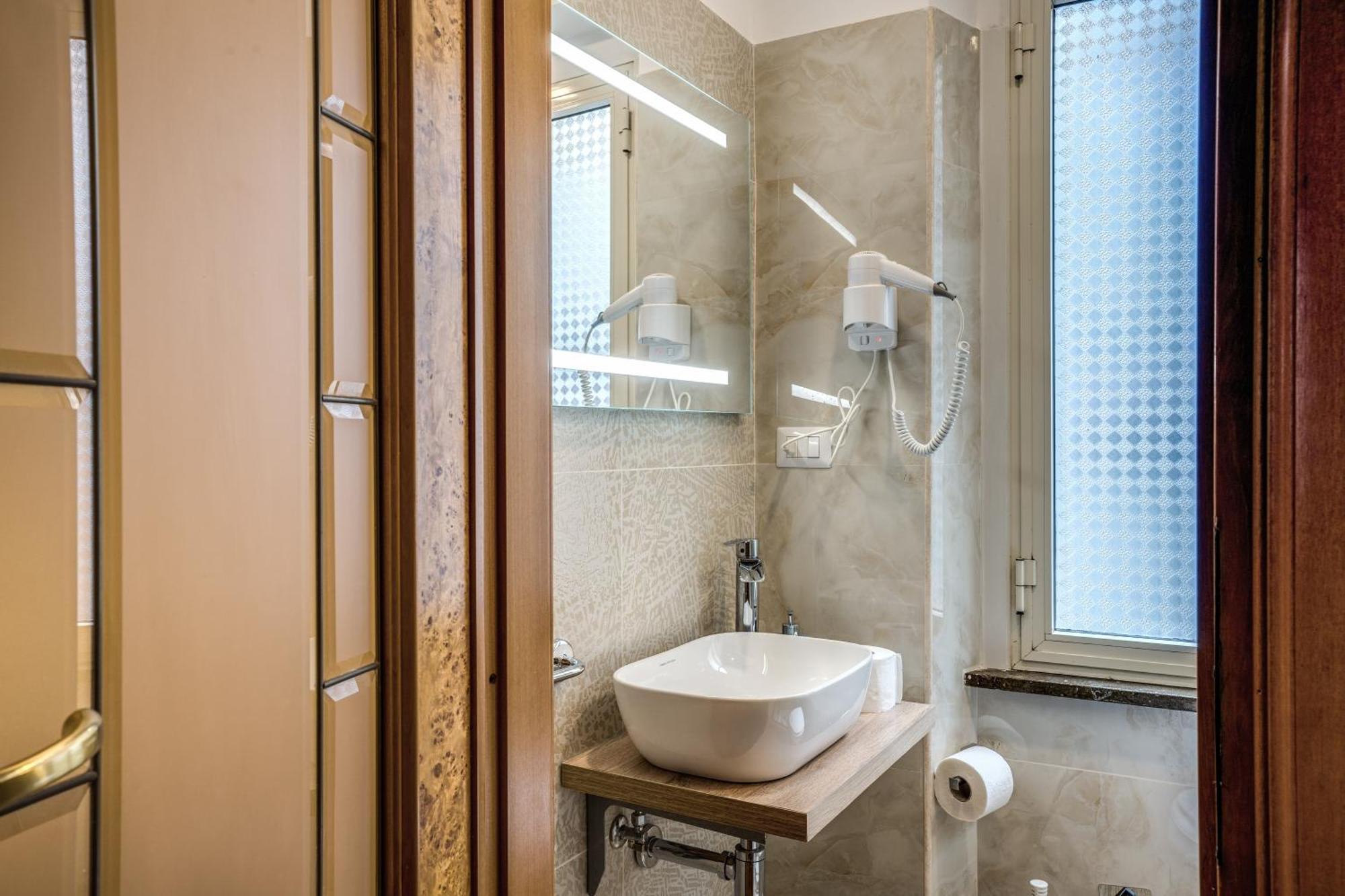 Fontana Di Trevi Charming Apartment Roma Exterior foto